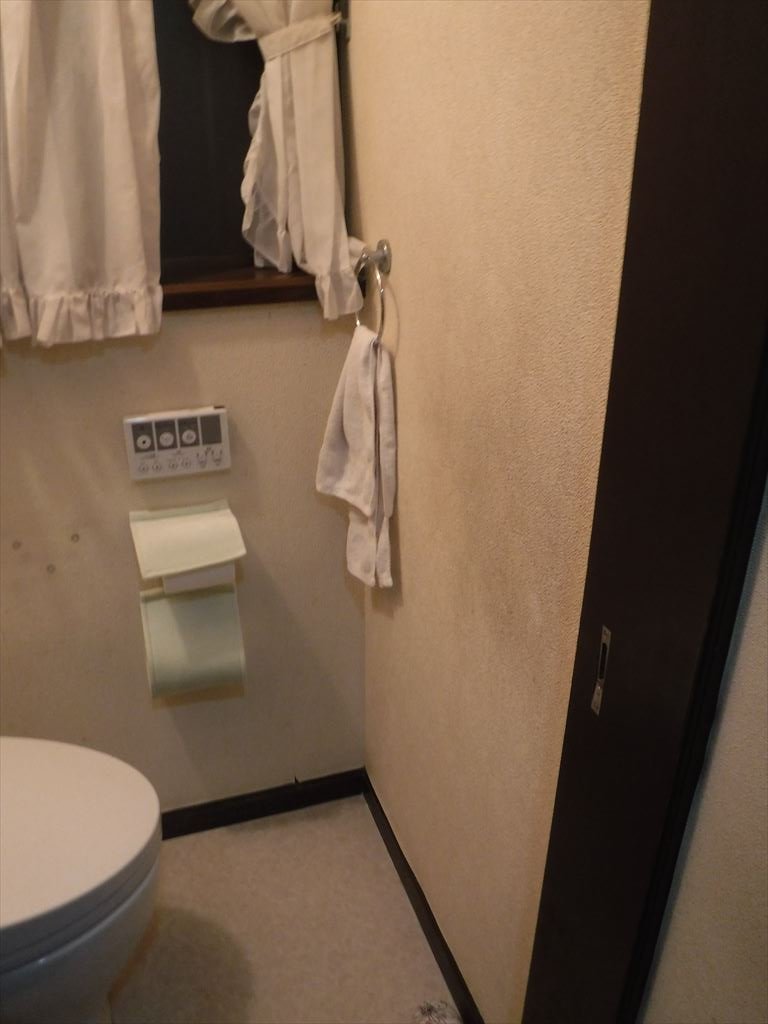 毎年現れるなぁ～トイレに手すりを介護保険で！1F：施工事例｜静岡県でリフォームをするならリフォームのひろば